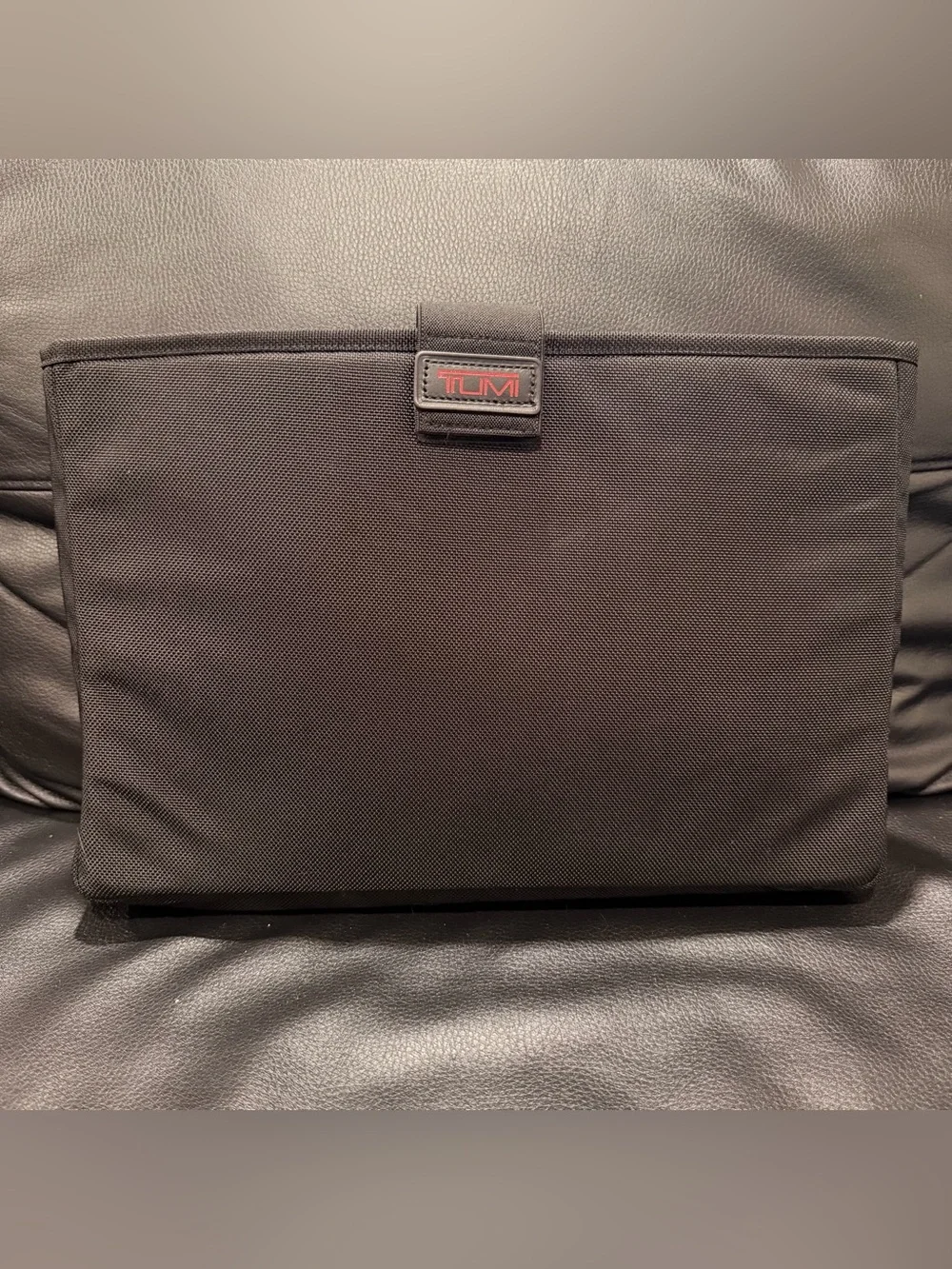 TUMI Black Laptop/Document Padded Sleeve Pouch – NWOT